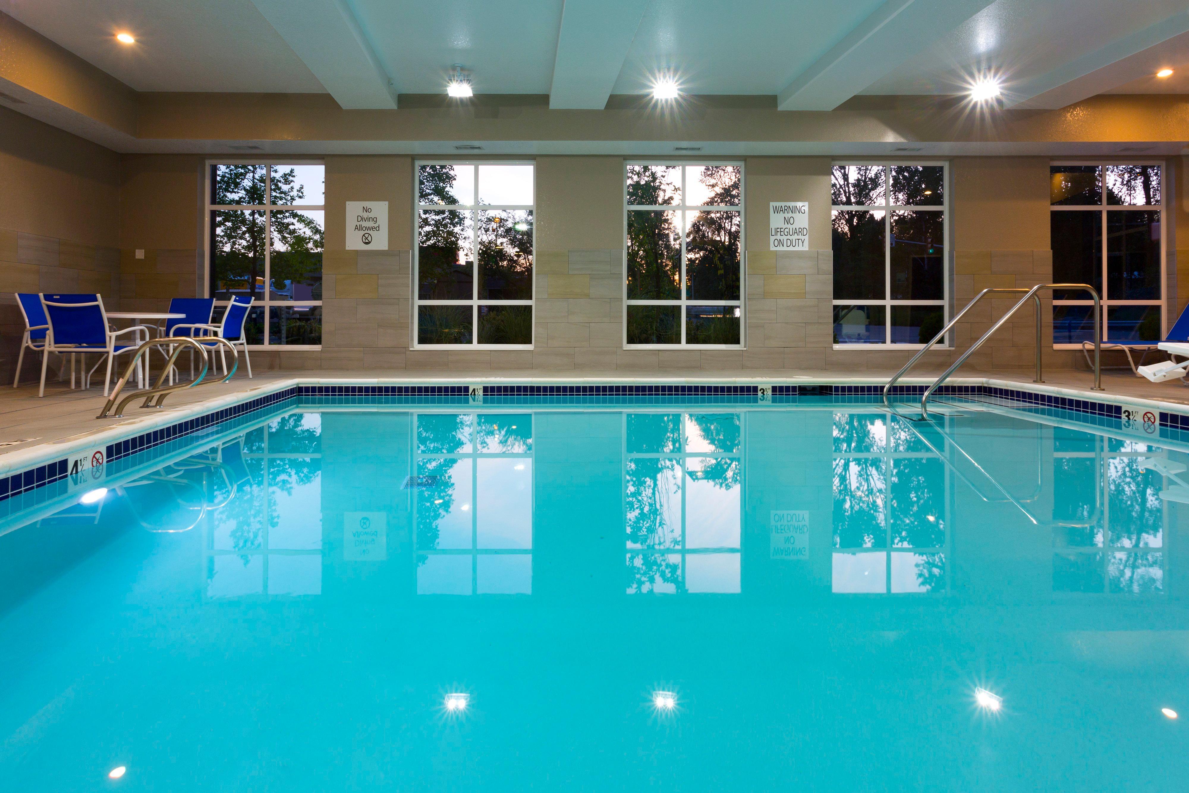 Holiday Inn Express & Suites - Seattle South - Tukwila By Ihg Bagian luar foto