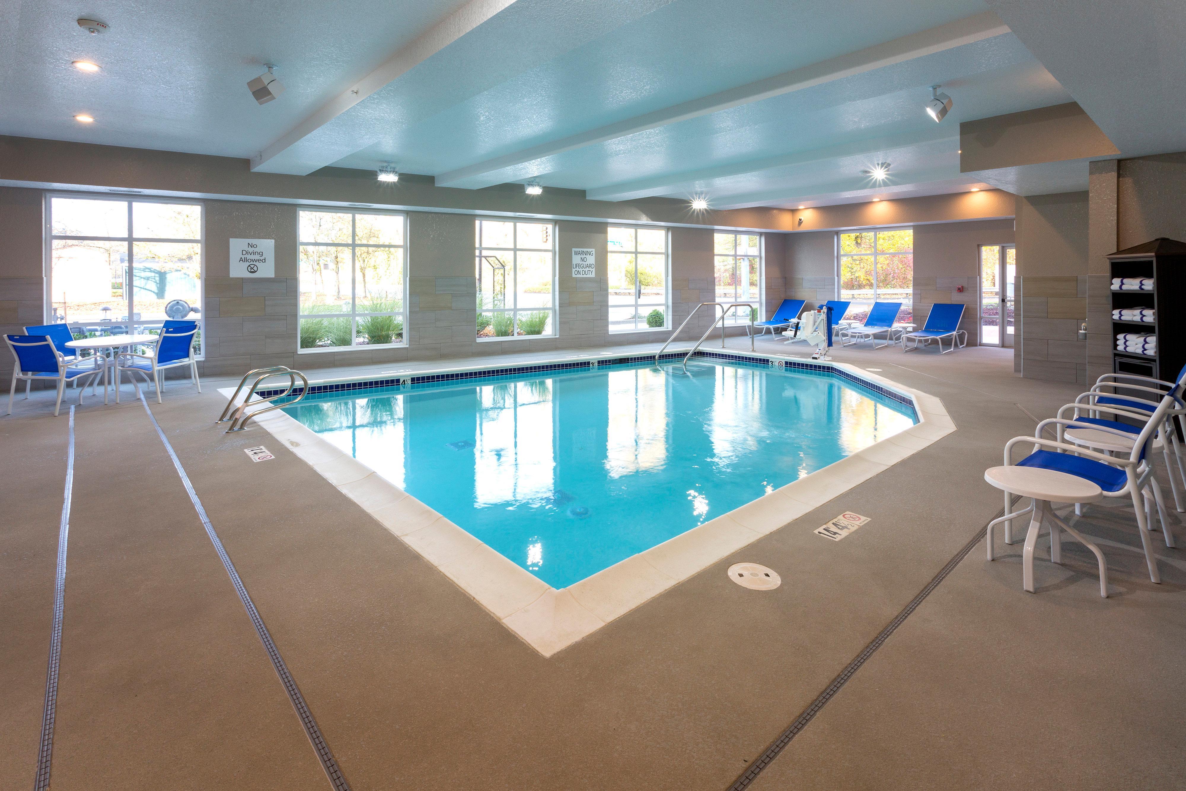 Holiday Inn Express & Suites - Seattle South - Tukwila By Ihg Bagian luar foto